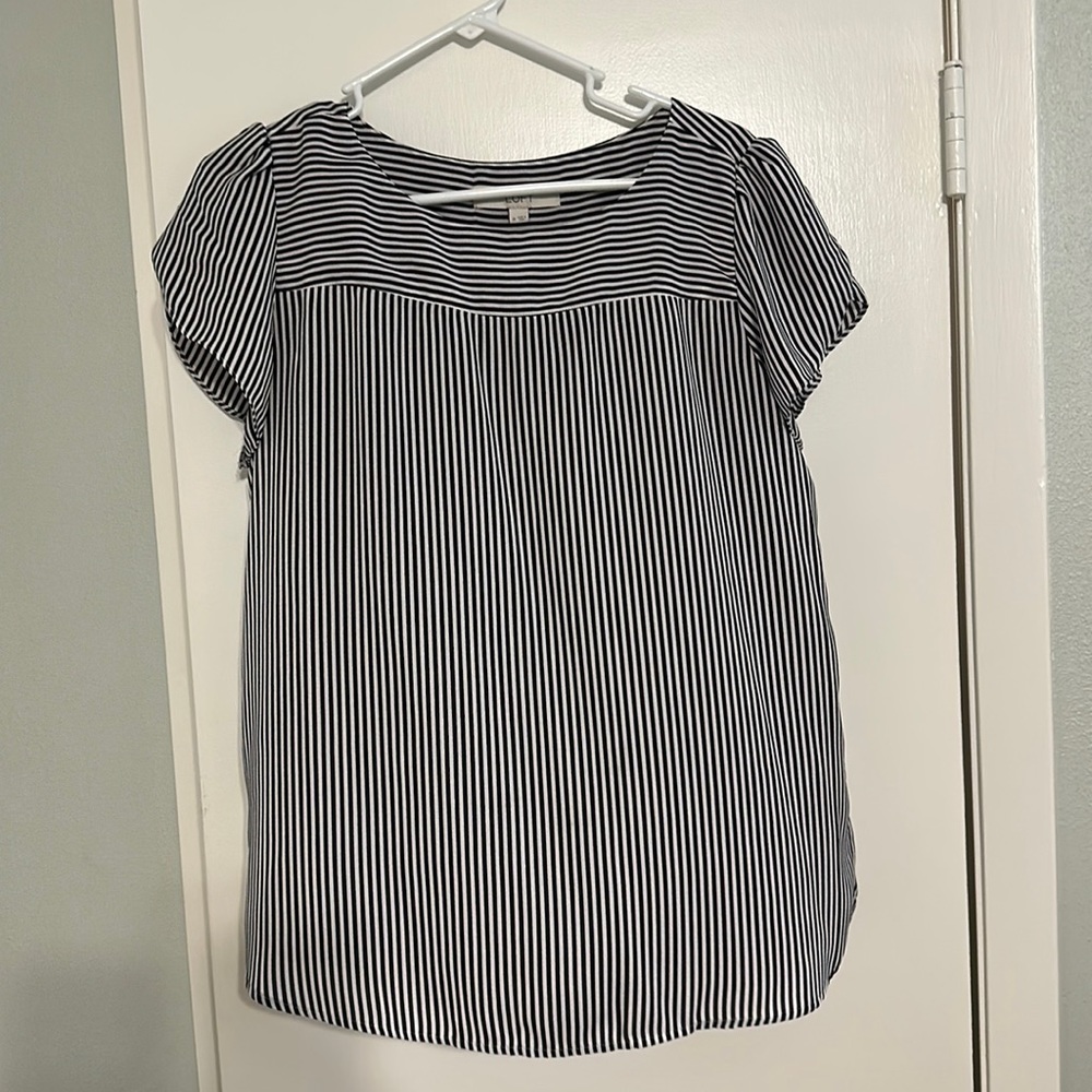 Loft charcoal and white stripe shirtsleeve top, size medium